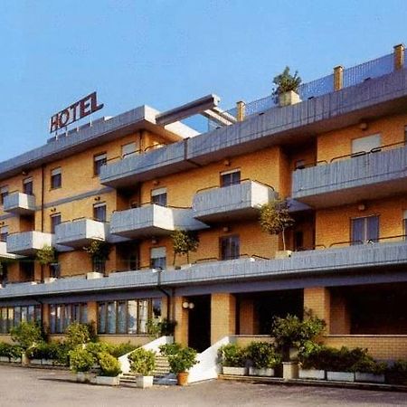 Hotel San Crispino Morrovalle Exteriér fotografie