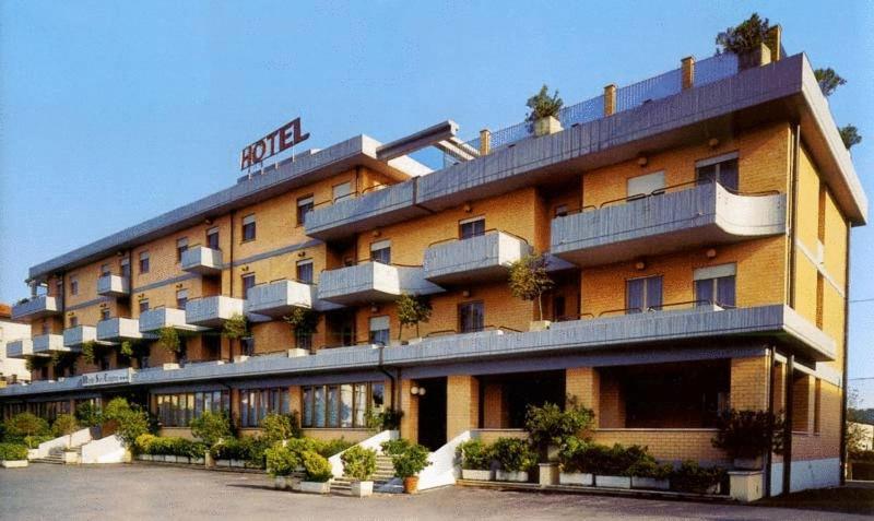 Hotel San Crispino Morrovalle Exteriér fotografie