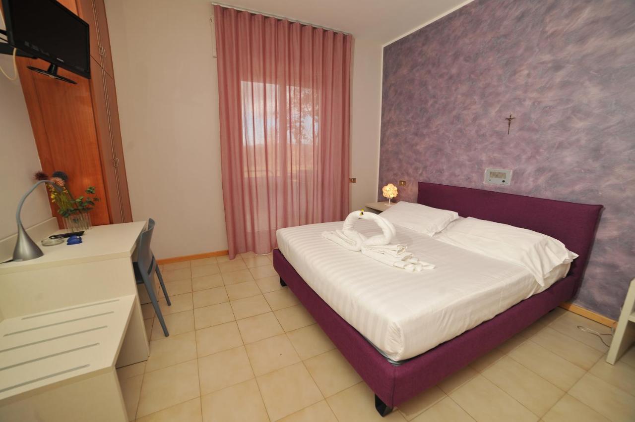 Hotel San Crispino Morrovalle Exteriér fotografie