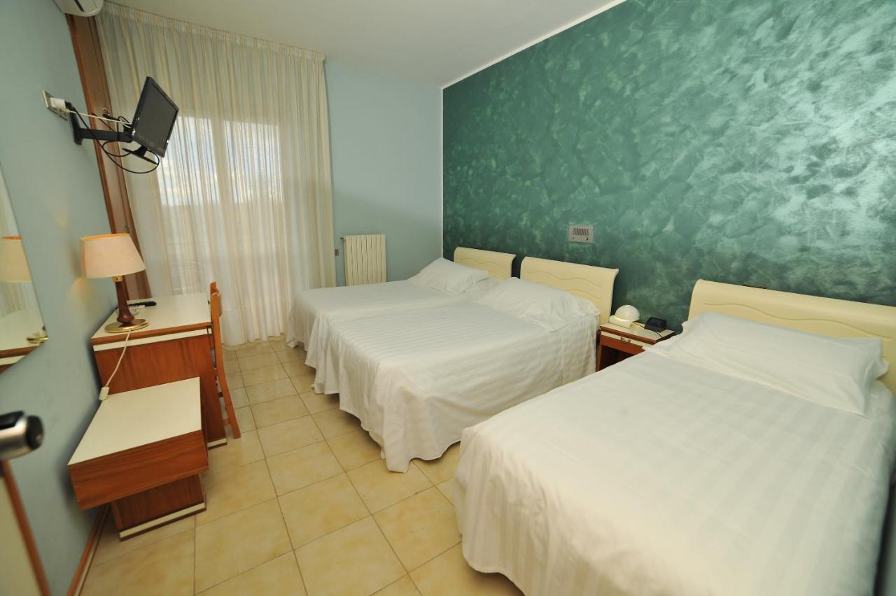 Hotel San Crispino Morrovalle Exteriér fotografie
